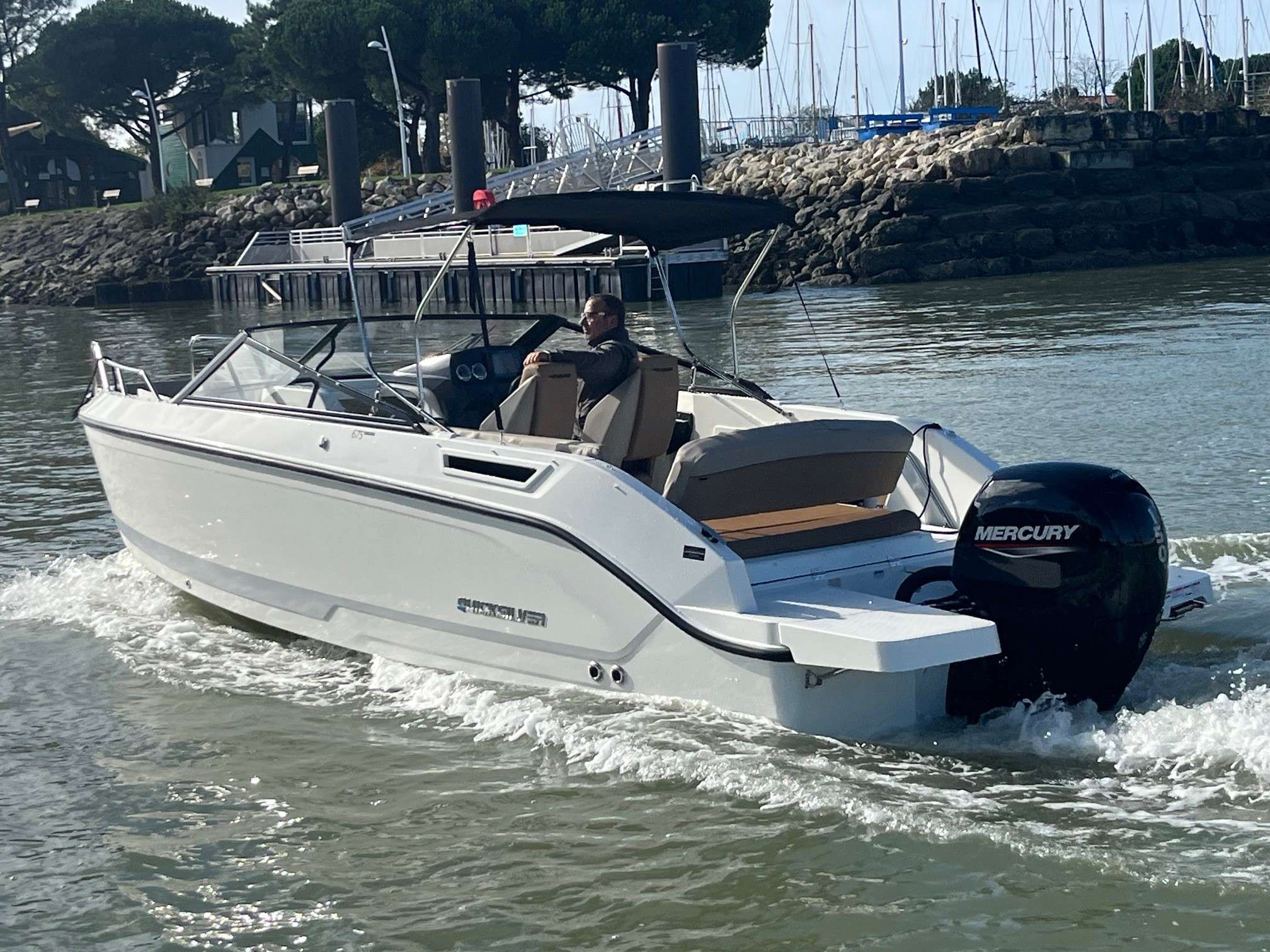 slider 2 Quicksilver Activ 675 Bowrider